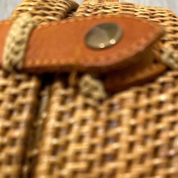 Wicker Circular Crossbody Purse - Picture 6 of 6